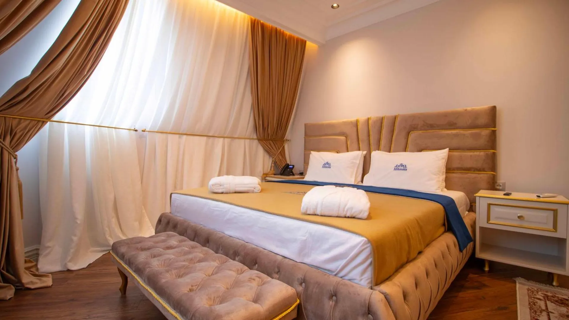 Patza-Kuqani Hotel Ambasada Qta