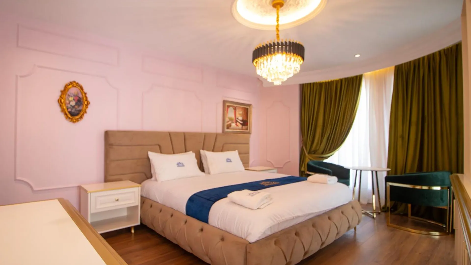 Hotel Ambasada Qta Patza-Kuqani 4*,  Albánia