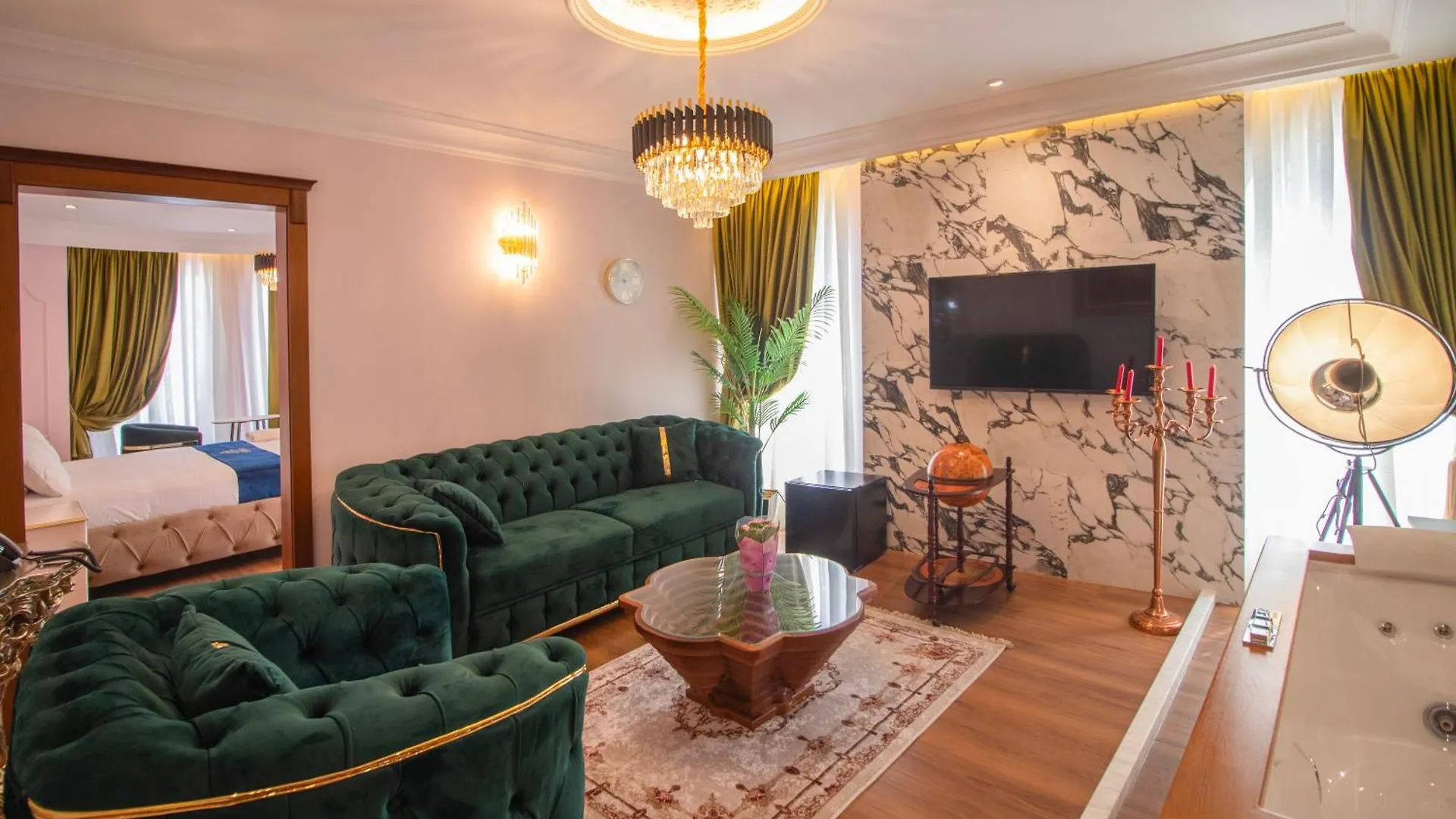 Hotel Ambasada Qta Patza-Kuqani Albánia