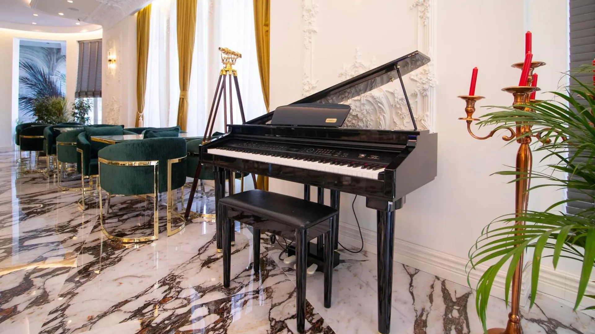 Hotel Ambasada Qta Patza-Kuqani Albánia
