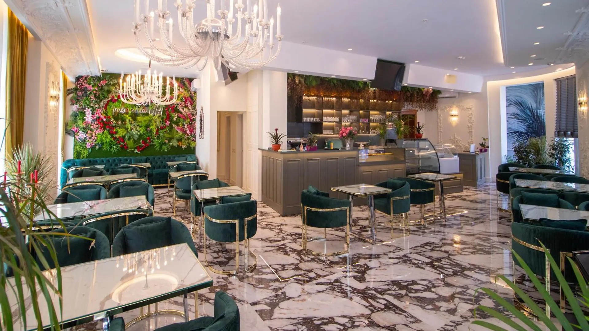 Patza-Kuqani Hotel Ambasada Qta 4*,  אלבניה